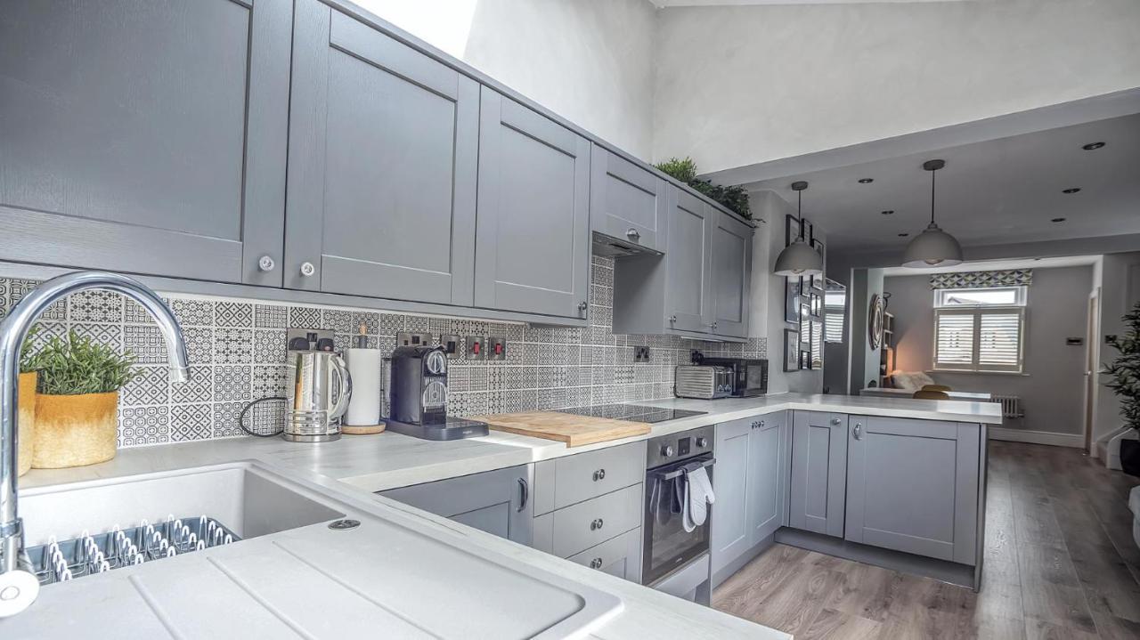 Вилла Modern 3-Bed House On Tarporley High Street Экстерьер фото
