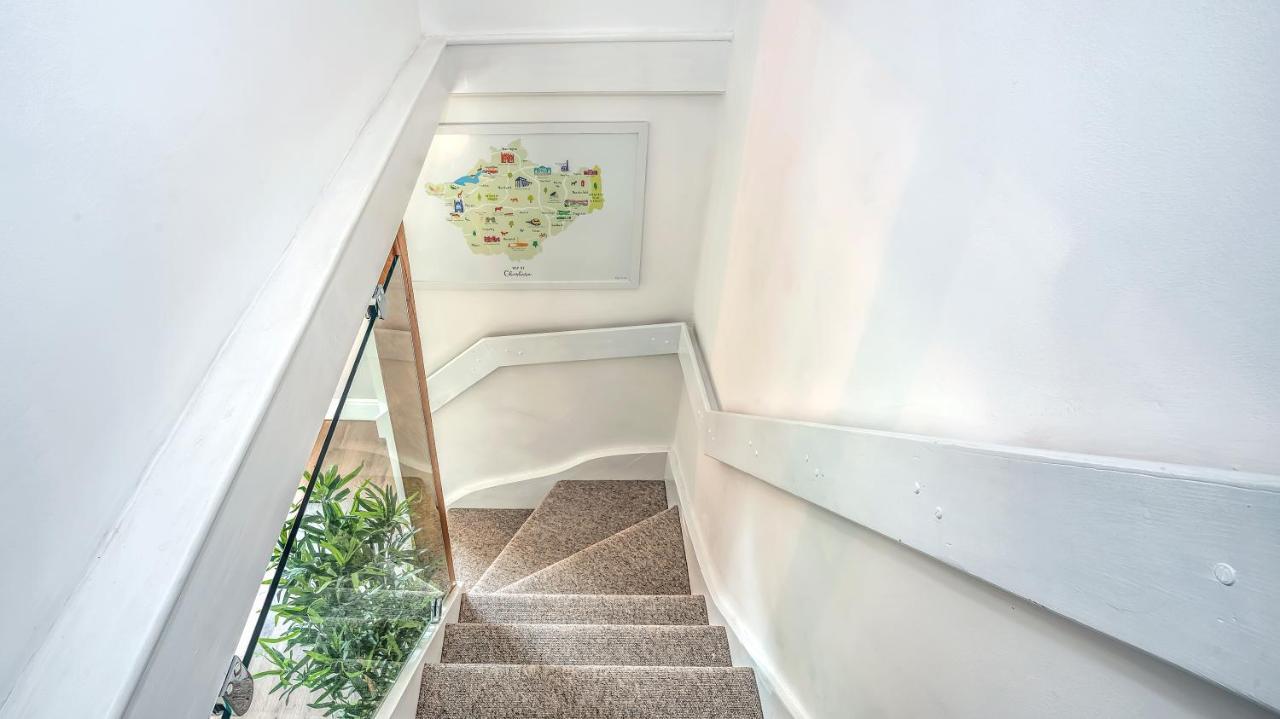 Вилла Modern 3-Bed House On Tarporley High Street Экстерьер фото